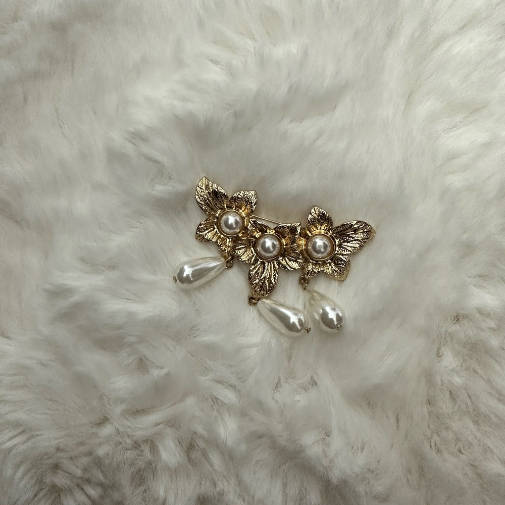Brooch